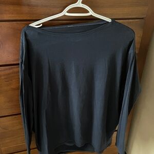 Lululemon Back in Action Long Shirt Size 8 True Navy